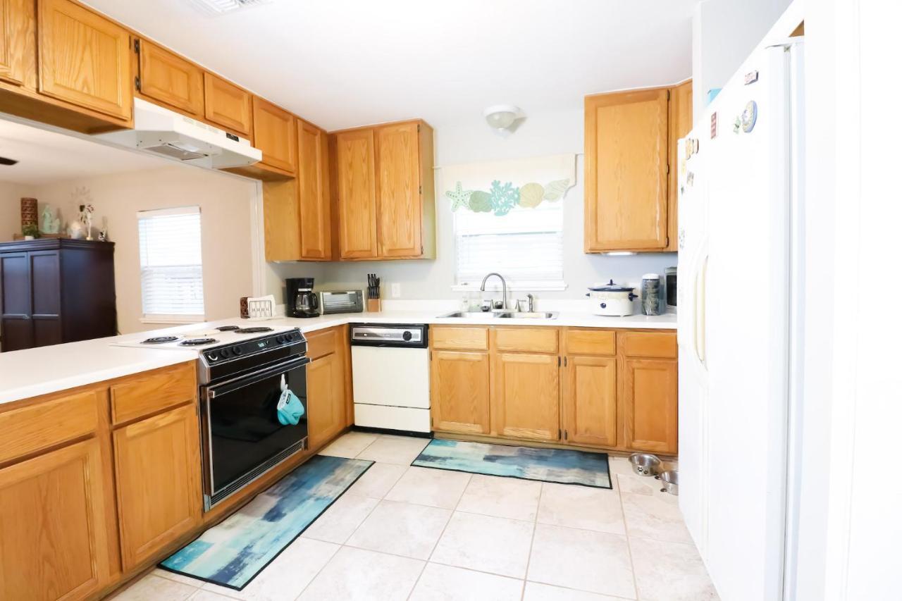 Sunny Daze Walk To Beach 2 Decks Pet Friendly Has A Mini Bar 加尔维斯敦 外观 照片