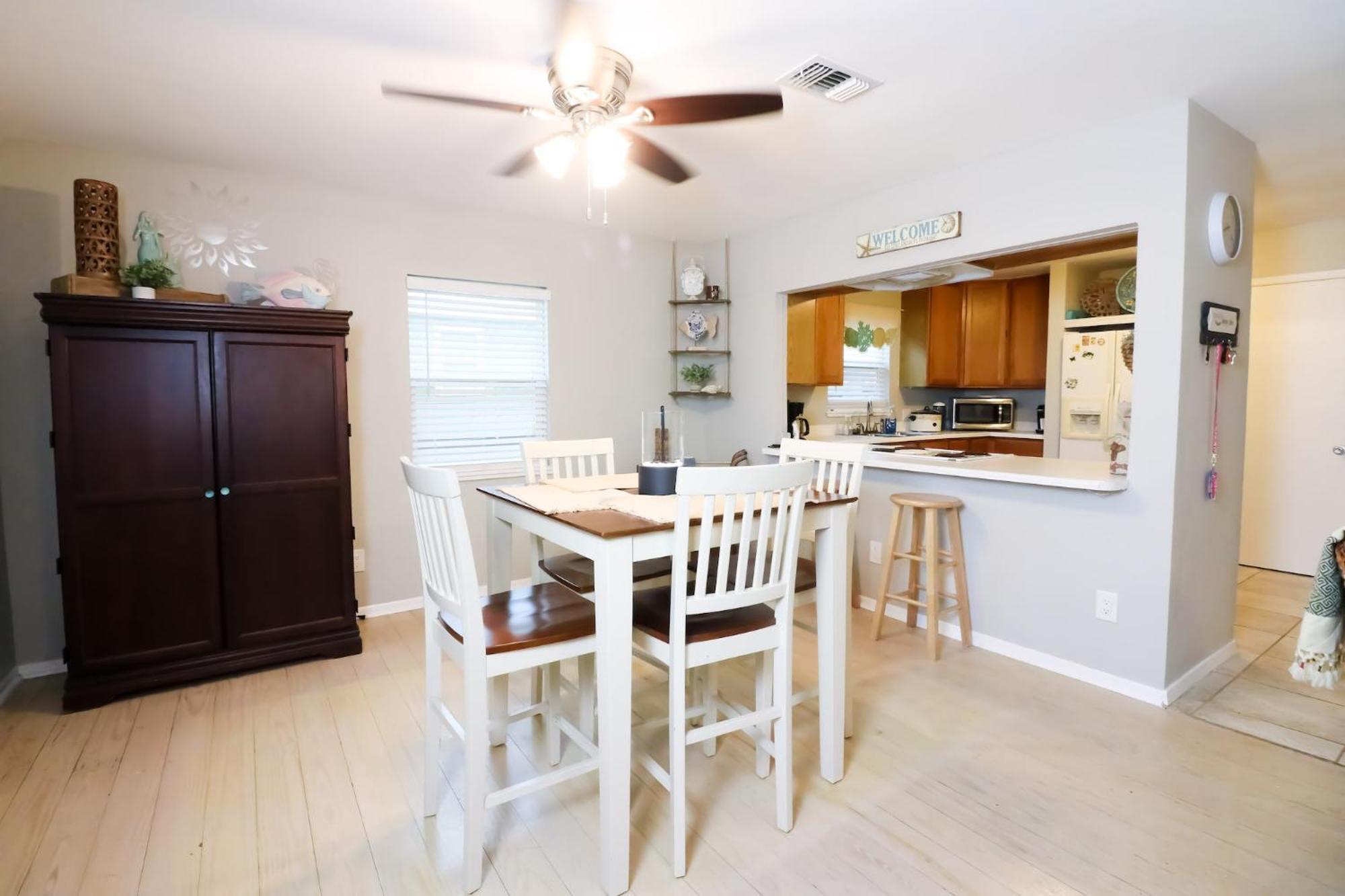 Sunny Daze Walk To Beach 2 Decks Pet Friendly Has A Mini Bar 加尔维斯敦 外观 照片